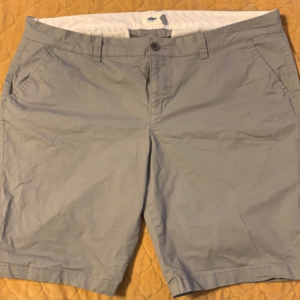 Old Navy gray Bermuda shorts